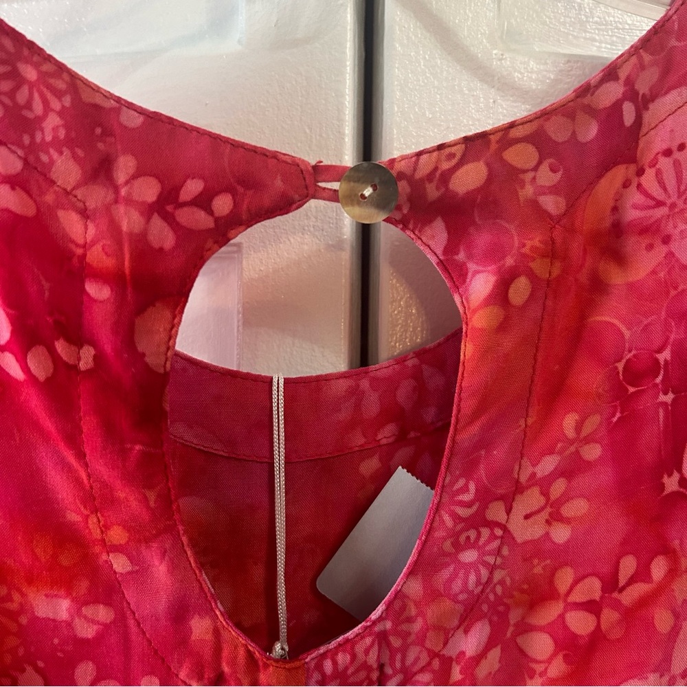 Floral Sleeveless Dress in Vibrant Pink - Picture 8 of 9